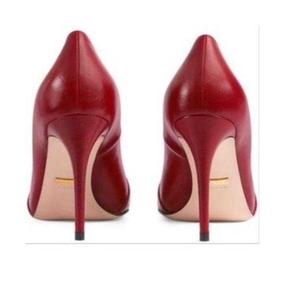 Gucci Sylvie Chain Leather Pumps - Picture 5 of 5